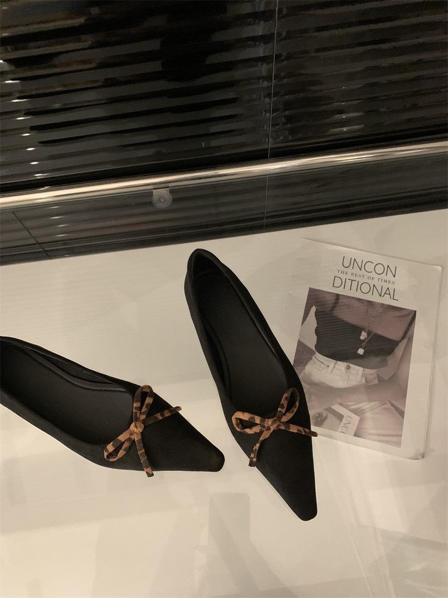 

French retro suede pointed single shoes women s shoes 2025 spring and autumn new models with skirts gentle evening ladyshoes 40 чёрный