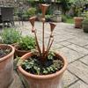 Weatherproof Metal Floral Garden Stake Handcrafted Retro Three Calla Lilies Sculpture with Bells Garden Sculpture Patio