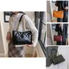 2023 Winter New Women's Bag Fashion Street Trend Shoulder Bag Retro Casual Crossbody Bag Rhombic Chain Tote Bag In Black