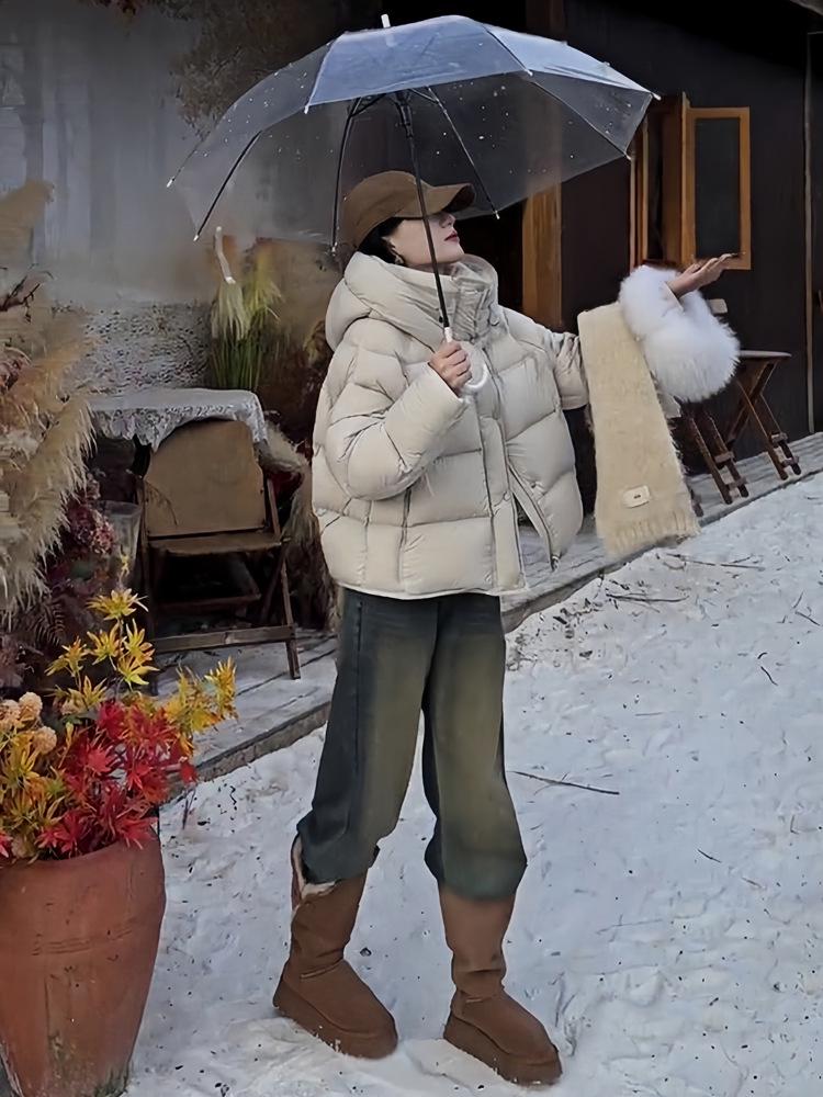 Women's 2025 New Style Short Winter Cotton-Padded Jacket: Stylish, Thickened, Petite Down Coat.