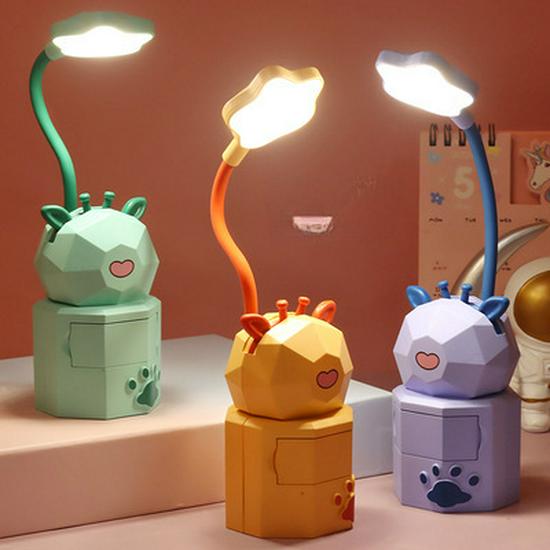 Anpassbare LED Astronauten Schreibtischlampe – Augenfreundliches Nachtlicht für Studenten, Perfekt als Geschenk