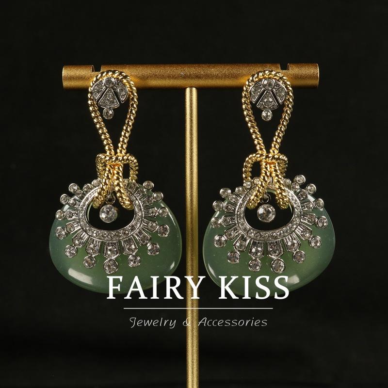

Light Luxury Alloy Diamond-encrusted Fashion Women s Earrings Niche Versatile Earrings, High-end Earrings 925 Silver Needles