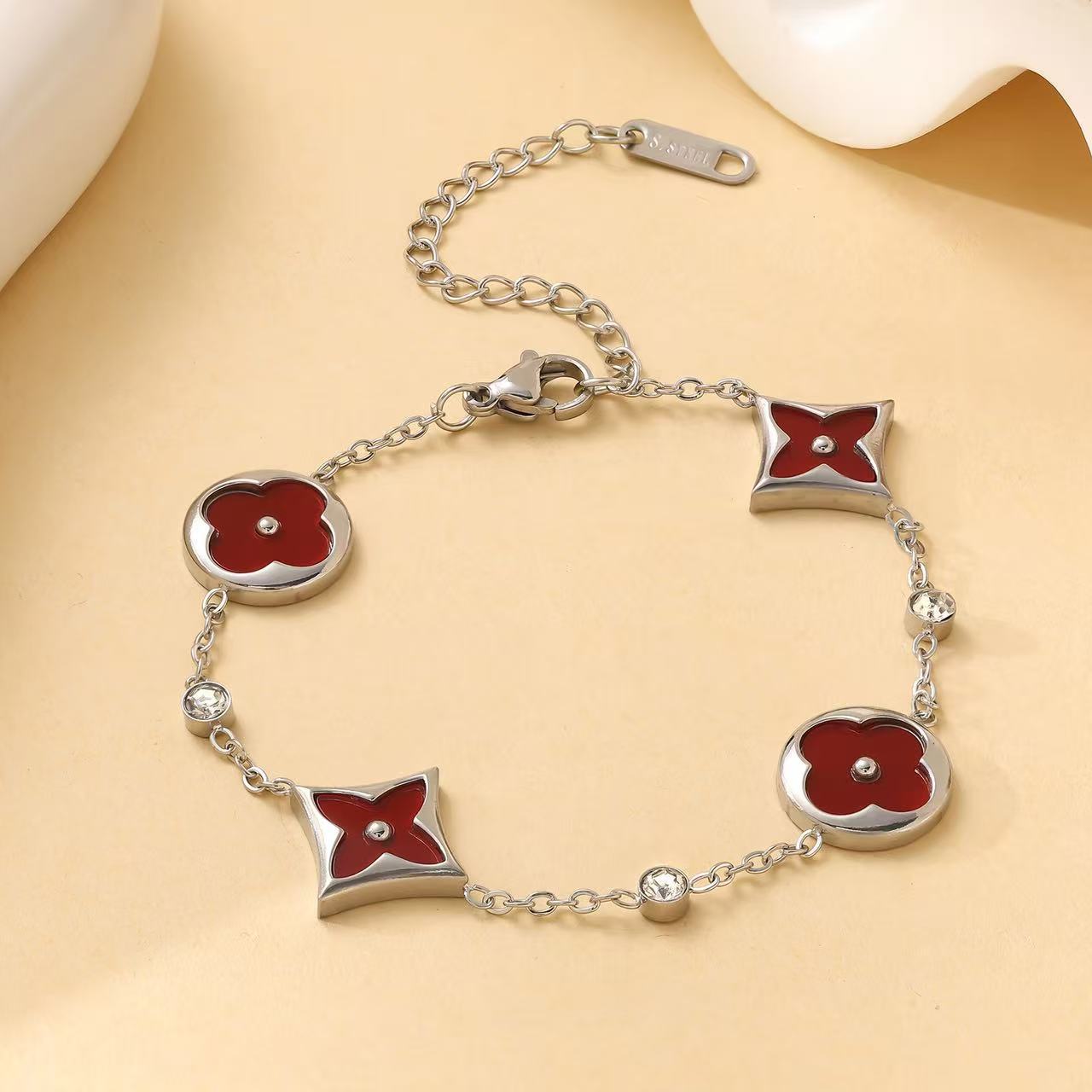 

Versatile Four-leaf Clover Four-flower Bracelet Mother-of-pearl Vacuum Plating 18K Non-fading Jewelry 18K
