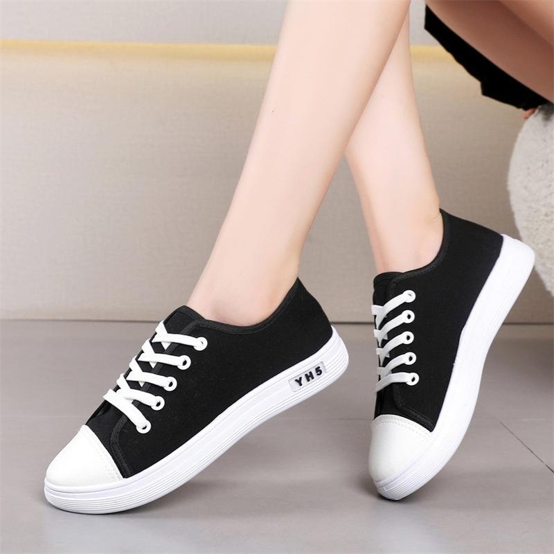 Women'S Breathable Casual Sneakers - Summer White & Black Low-Top Lace-Up Shoes with Rubber Sole, Fabric Lining, and Plain Toe Design for Casual Attir