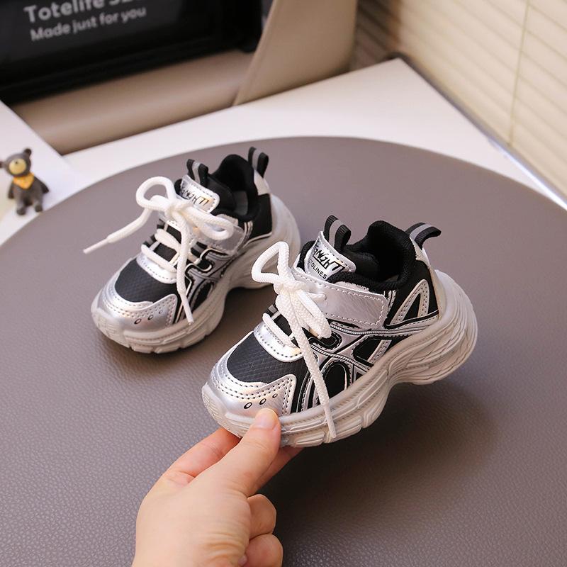 Children's sports shoes 2025 autumn new boys breathable casual shoes soft sole comfortable and lightweight girls running shoes