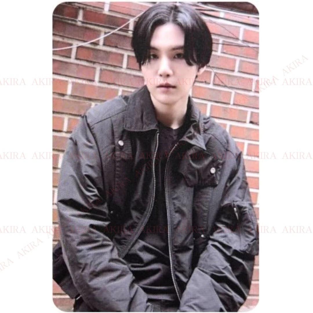 

BTS FESTA 2025 ARMY ZONE ПАКЕТ МЕРЧУ КАПСУЛЬНОГО АЛЬБОМУ 10 тис. KRW БОНУСНА Фотокартка Офіційний SUGA / CAPSULE ALBUM #1