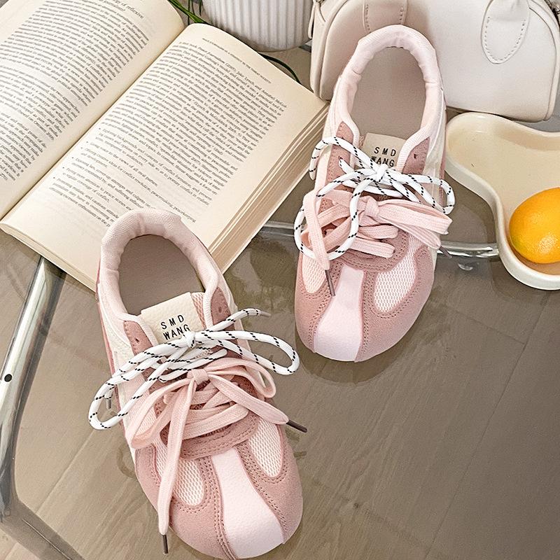 Pink retro flat-bottomed ballet style moral training shoes women's 2025 new spring versatile skirt casual Forrest Gump board shoes
