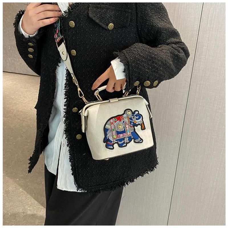 Vintage Embroidery Elephant Women's Handbags Soft PU Leather Thailand Exotic Portable Women's Messenger Bag Fashion Female Small Square Crossbody Bags