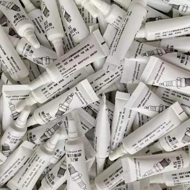 Car Spark Plug High and Low Temperature Corrosion Resistance Car Spark Plug High Voltage Insulated Silicone Grease Ignition Coil
