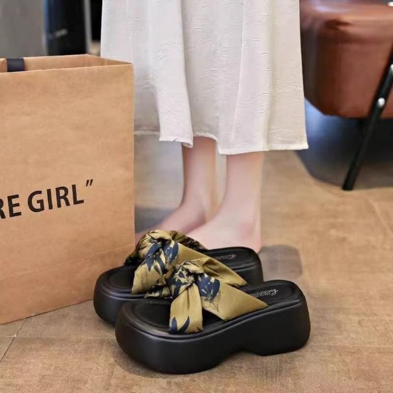 Summer small size thick-soled slippers women's muffin bottom heightened one-word drag new light soft-soled casual cool slippers