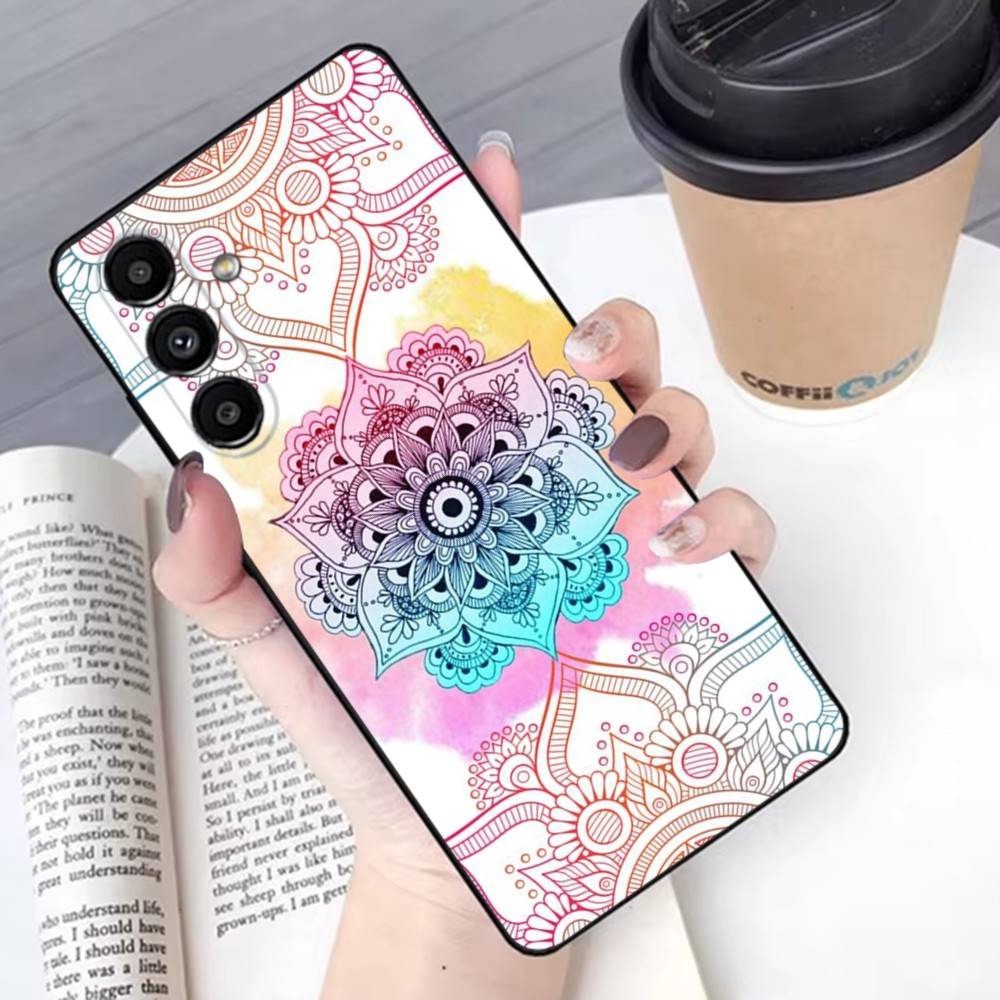 

Indian Floral Henna Mandala Phone Case For Samsung S 25,24,23,22,30,21,10,9,Ultra,Plus,Lite,FE,4G,5G Black Soft Case Samsung S25ULTRA