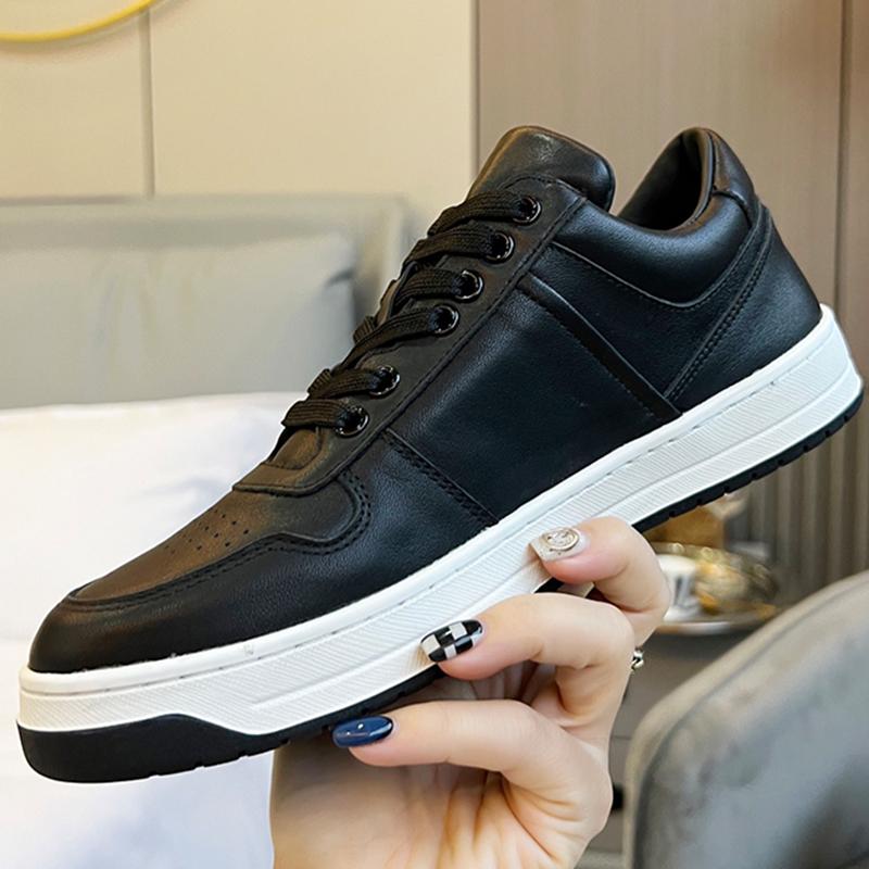 Leather Breathable Leisure Sneakers Women Shoes Man Shoes Solid Colors Mixed Color Lace -Up Rubber Sole Fashion Casual