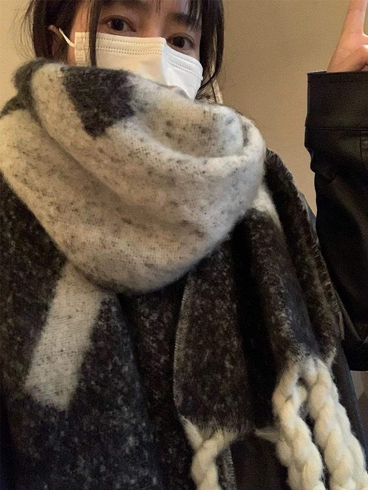 Maelard Women's Imitation Cashmere Plaid Scarf: Warm, Thick Dual-Use Shawl for Autumn and Winter.