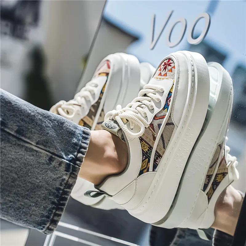 Fashion 2024 New Fashion Men Outdoor Casual Shoes Comfortable Durable Thick Sole Sneakers Breathable Lace Up Flat Shoes Free of Shipping