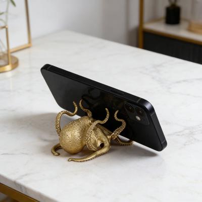 Octopus Mobile Phone Holder Retro Metal Octopus Phone Stand Multi-functional Desktop Pen Holder Collectible Animal Sculpture for Desk Decor