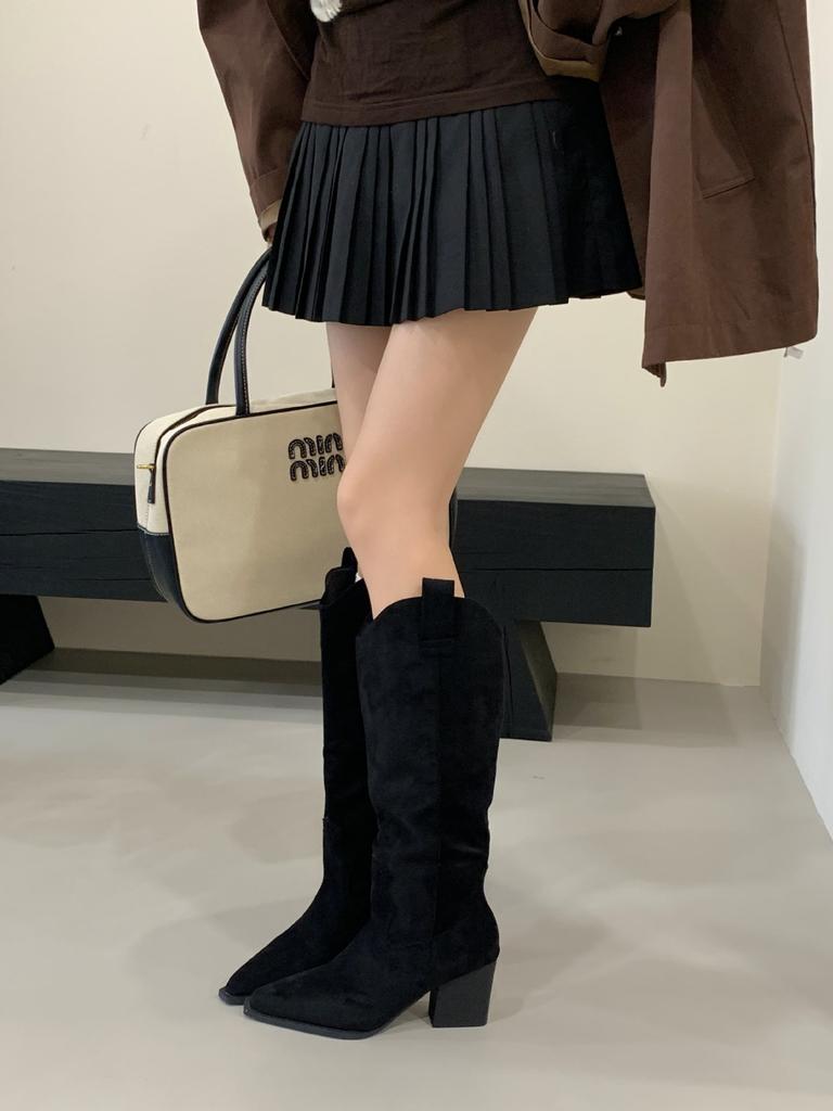 2025 autumn and winter new European and American style pointed pile boots fashionable wide boots loose wide boots