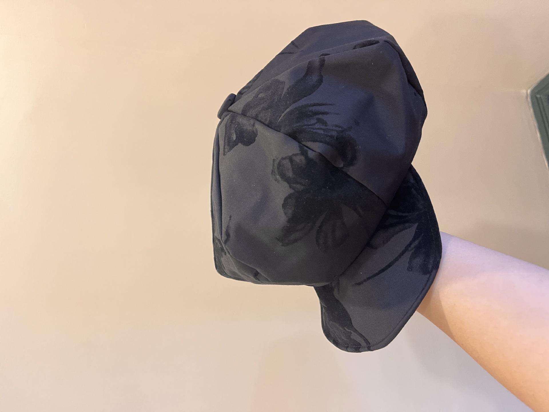 

New national style printed cloud hat women s octagonal hat thin retro versatile face cap beret M（56-58cm） чорний