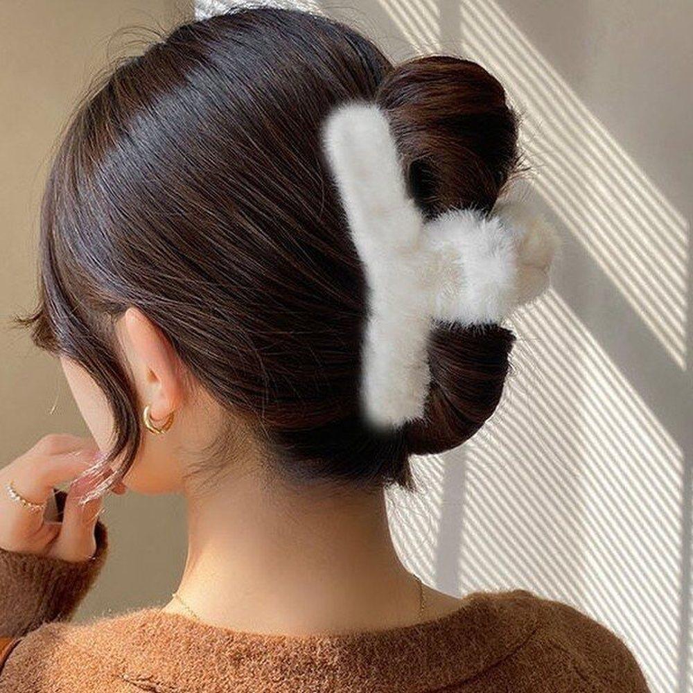 

Mno Fur Hairpin Basic Clip Hair Accessory 4 Colors white