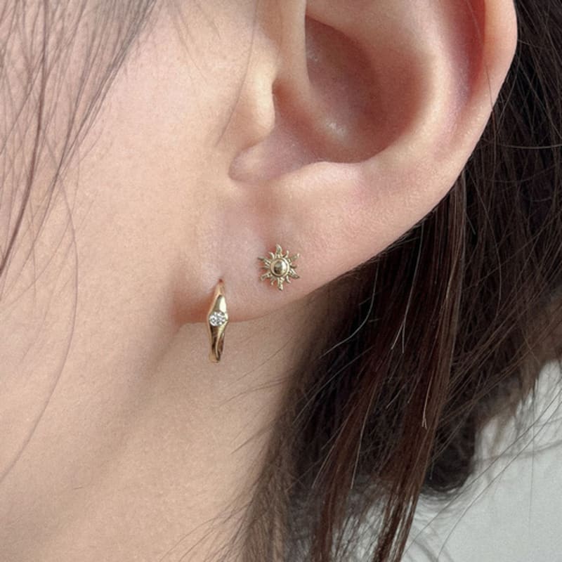 Youngglow 14k Solar Piercing Earrings