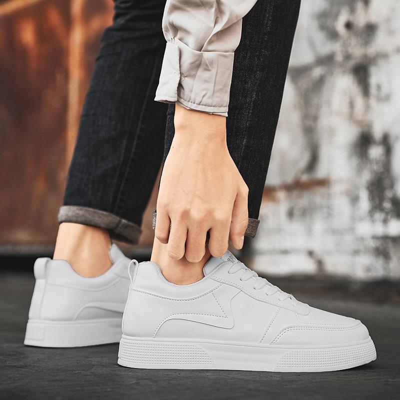Große Größe neue Herren Freizeitschuhe vielseitige kleine weiße Schuhe männliche Studenten Plateau Leder Board Schuhe trendige Schuhe männlich