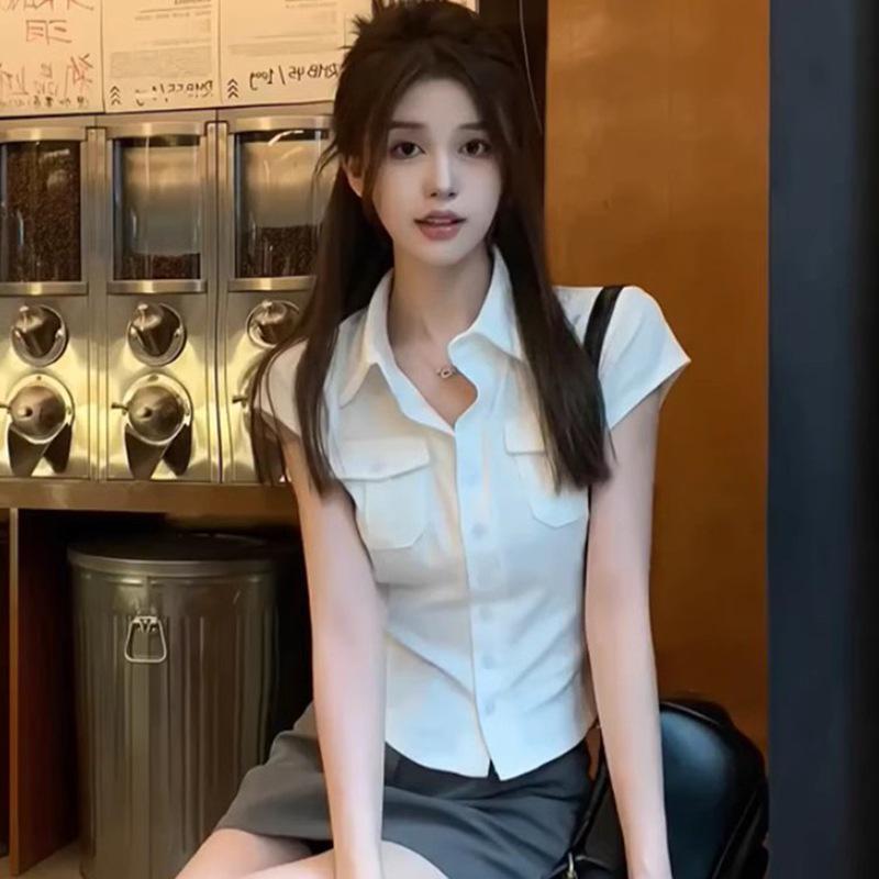 

Women s Trendy Waist-Cinching Short-Sleeve White T-Shirt with Turn-Down Collar M білий