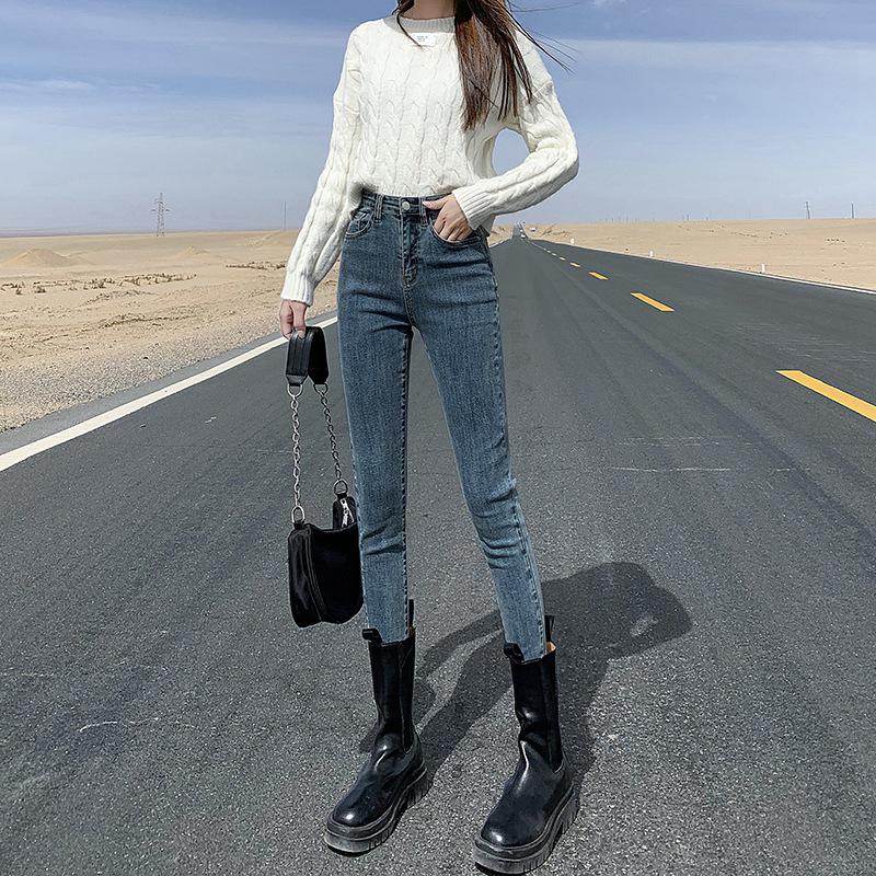 Women's Fleece-Lined High-Waisted Skinny Jeans: Slim-Fit, Warm, Thick, Elastic Pencil Pants for Winter Outings.