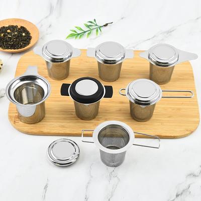 Ein Set Tee-Ei aus Edelstahlgewebe mit Deckel, wiederverwendbares Tassensieb, loser Blattgewürzfilter für Teekannen und Tassen