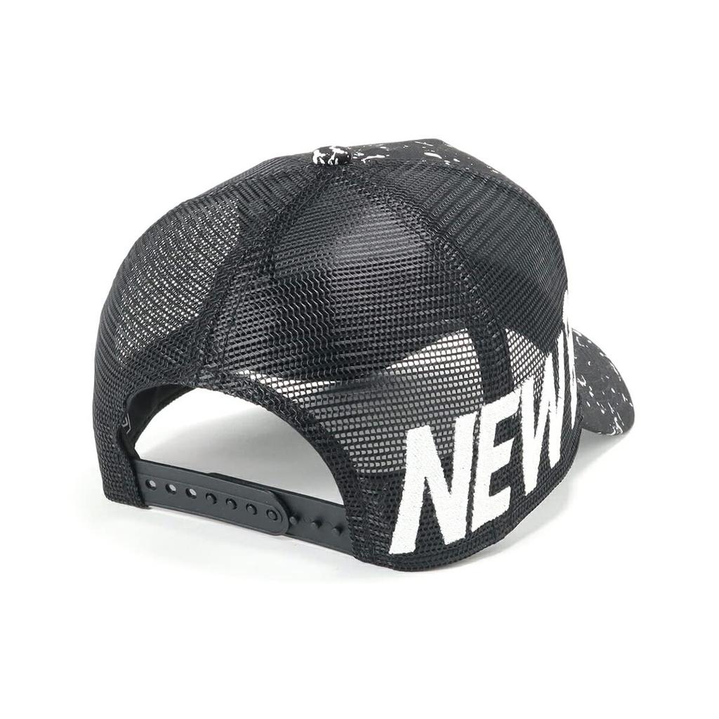 New Era 9FORTY Trucker Mesh Cap in Black This Essential ONSPOTZ exclusive is perfect for men and This BB cap features UV protection and a trendy