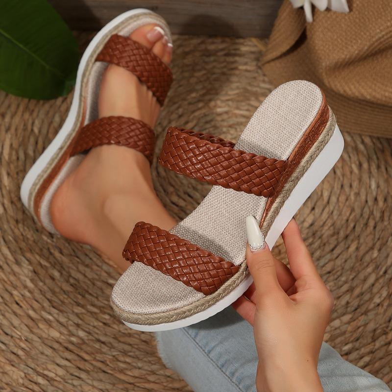 Large size slope heel cool slippers women's wear new round head woven word with casual thick-soled slippers