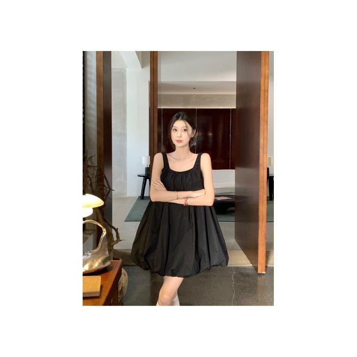 White age-reducing bud dress women's spring new foreign style fashion loose and thin suspender short skirt tide
