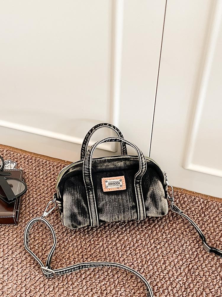 

Wholesale 2025 spring and summer texture new trend versatile denim canvas portable messenger exquisite small bag