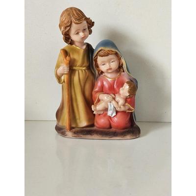 Resin Decor Showpiece for Table Xmas Present To Friend Christmas Gifts Single Piece Holy Family Crib Figurines Latest