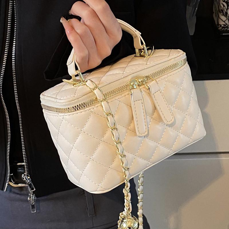 IELGY Silver Mini Bag Women's Year Summer Trendy Diamond Chain Handbag Commuter Shoulder Messenger Bucket Bag