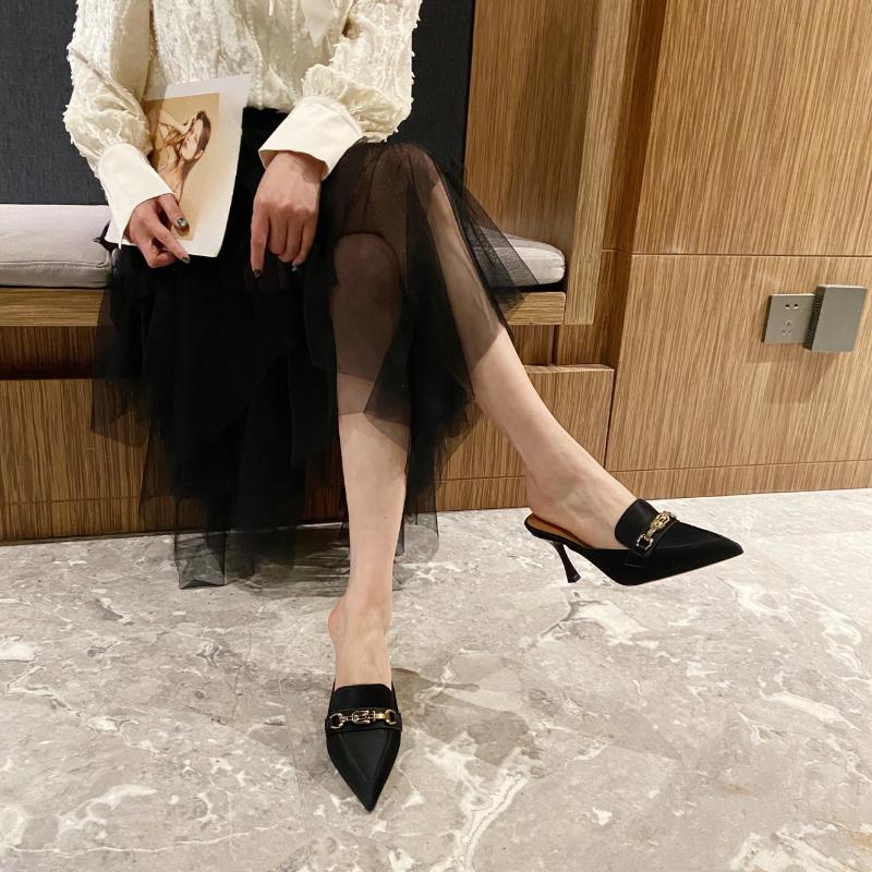 

Модная женская обувь Туфли-шлепанцы на каблуке с заклепками Закрытый носок Роскошные шлепанцы 2025 Высокий тонкий каблук Дизайнерская летняя обувь с острым носком Модная обувь Женские шлепанцы 34 чёрный