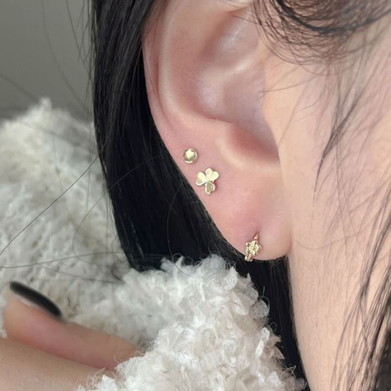 Youngglow 14k Petit Flower One Touch Earring