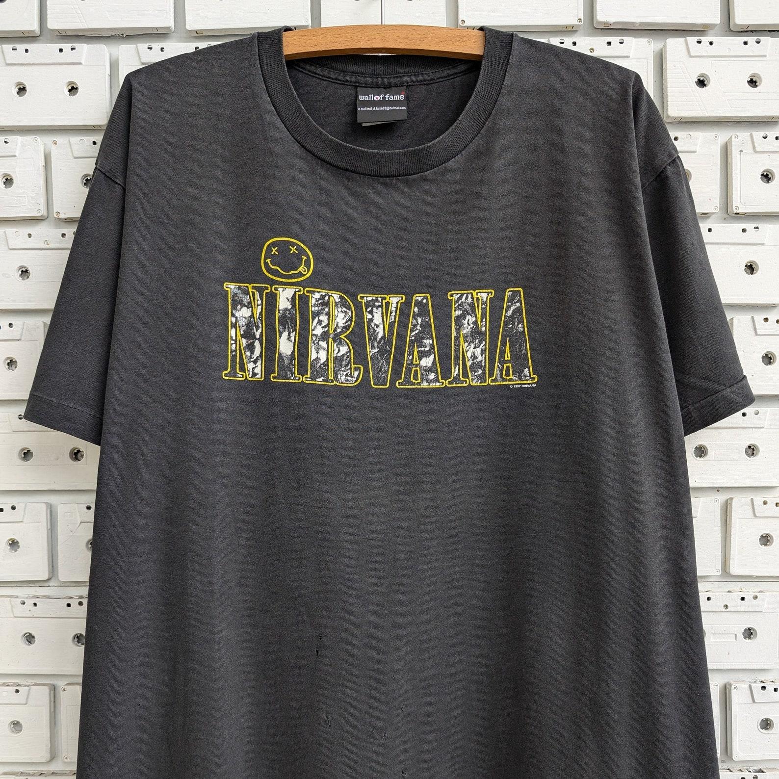Vintage 1997 Nirvana T shirt Smiley Face Kurt Cobain Dave Grohl Grunge Band Merch Tee Size L M