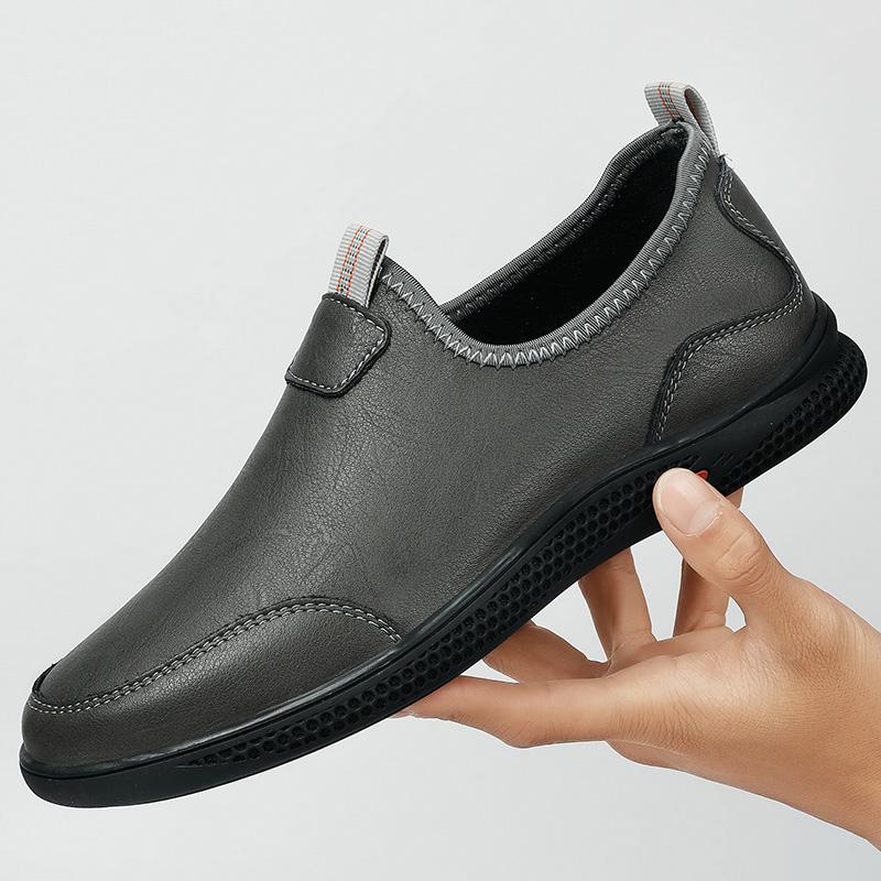 Fashion New Casual Men Shoes Adult Male Footwear Handmade Boat Shoes Leather Male Loafers Men Design Moccasin Fashion Slip on Soft Flat