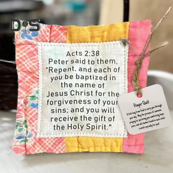 Mini colcha de oración vintage con un dispositivo de madera en su interior, hecha a mano, con bolsillos, cuadrados, regalo religioso para amigos cristianos.