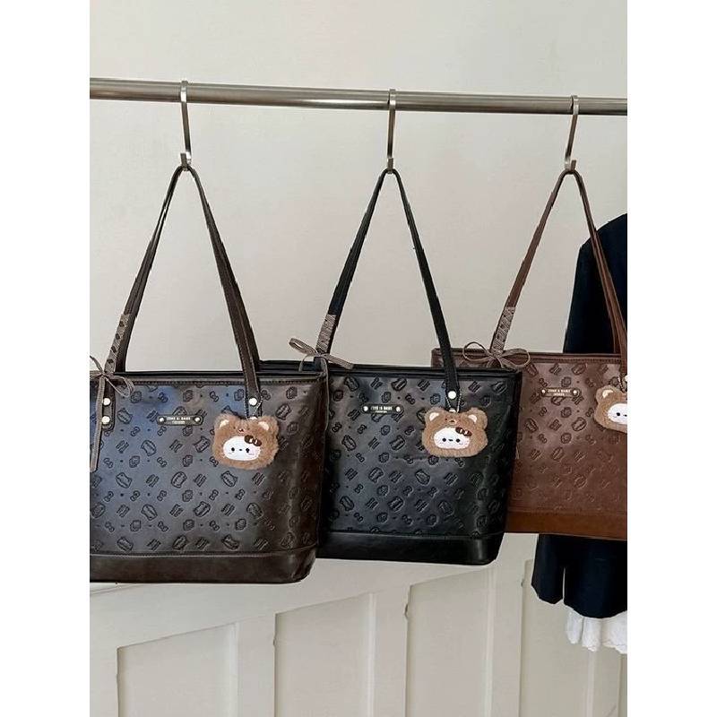 Retro Hello Kitty Cat Shoulder Bag For Women And Men With Pu Material And Spacious Storage