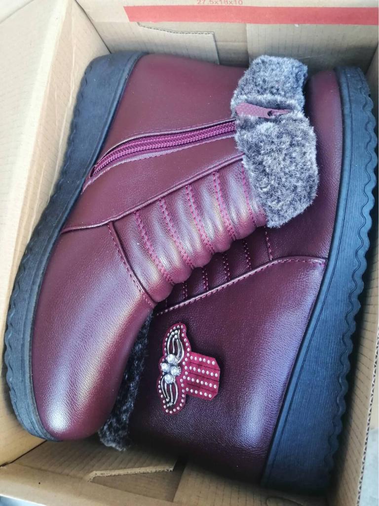 Women's Winter Plus Velvet Thickened Non-Slip Waterproof Leather Shoes for Middle-Aged and Elderly