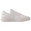 On THE ROGER Skateboard Shoes Men's White 3MG10481200