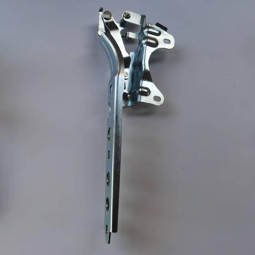 Porsche Macan Engine Hood Hinges: 95B823301 & 95B823302