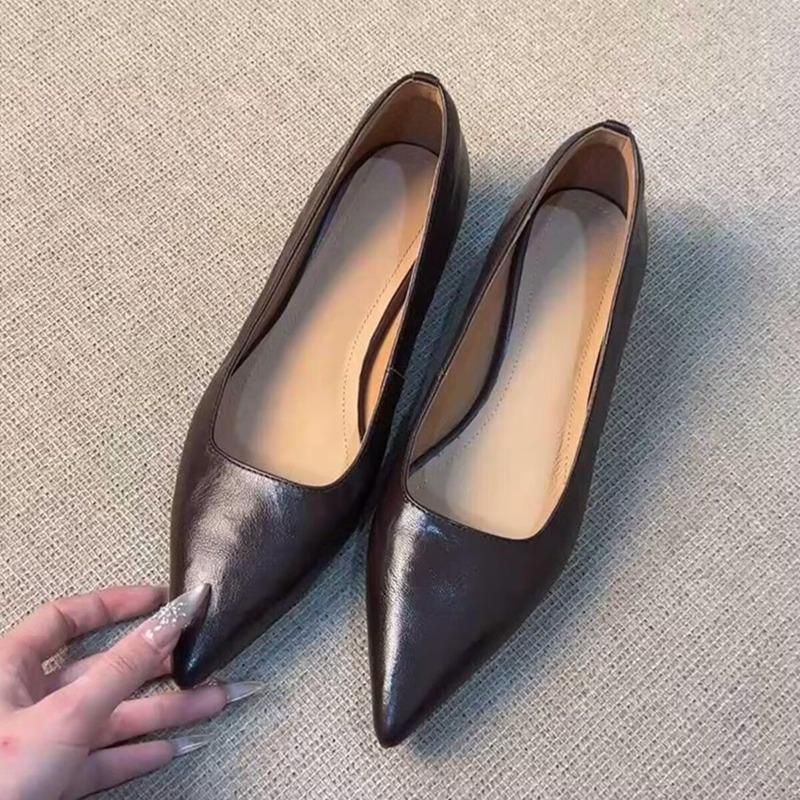 Soft Leather Shoes, Versatile High-heeled Women's Pointed-toe Low-profile Shoes for All Occasions.