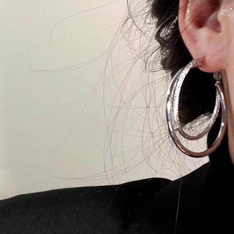Simple and cold wind double-circle large earrings 2025 tide earrings temperament advanced atmosphere stud earrings