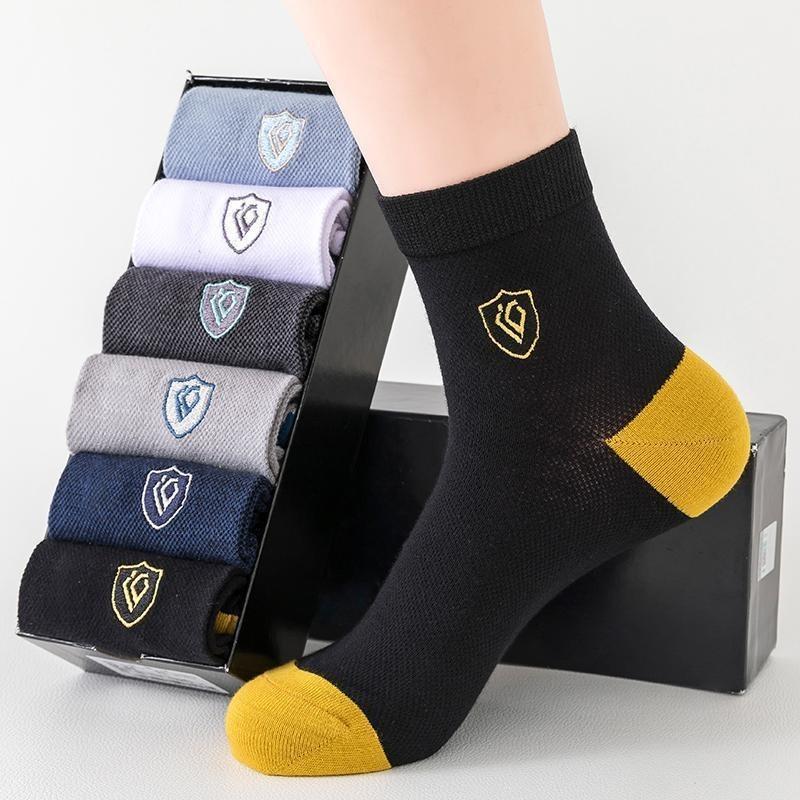 Men's Spring and Autumn Leisure Business Letter Breathable Simple Deodorant Tall Cotton Socks
