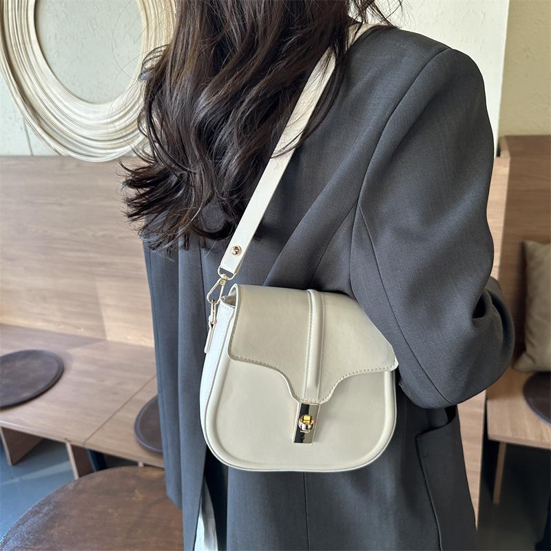Stylish and Simple Shoulder Bag 2025 Spring New Bag Women's Niche Trend Saddle Bag Retro Personalized Messenger Bag
