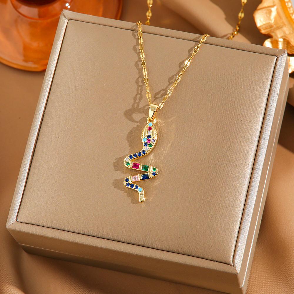 Four Leaf Clover Pendant Necklace For Women Fashionable Zircon Crystal Adjustable Chain Delicate And Versatile Jewelry