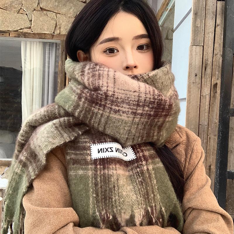 Atmosphere Maillard plaid scarf women's winter new Korean high-end sense thickened warm scarf student