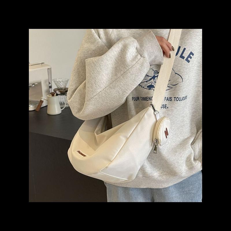 New casual large-capacity solid color fashionable versatile shoulder nylon waterproof student commuting ladies messenger bag