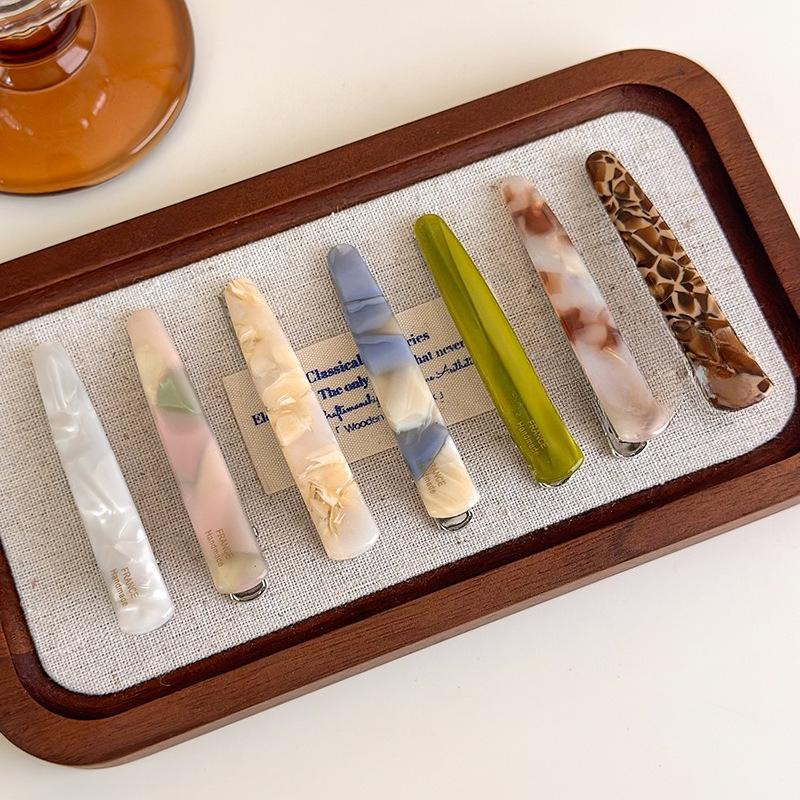 Eine Nische Retro High-End Acetat Wassertropfen Haarspange Pony Seitenclip Einreihige Entenschnabelspange High-End Leichter Luxus Haarclip für Frauen